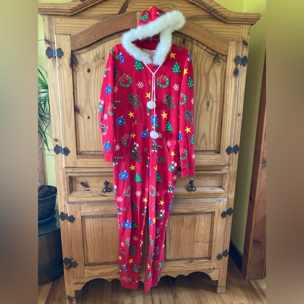Women’s Bethany Mota red Christmas faux fur hooded one piece pajamas - size L